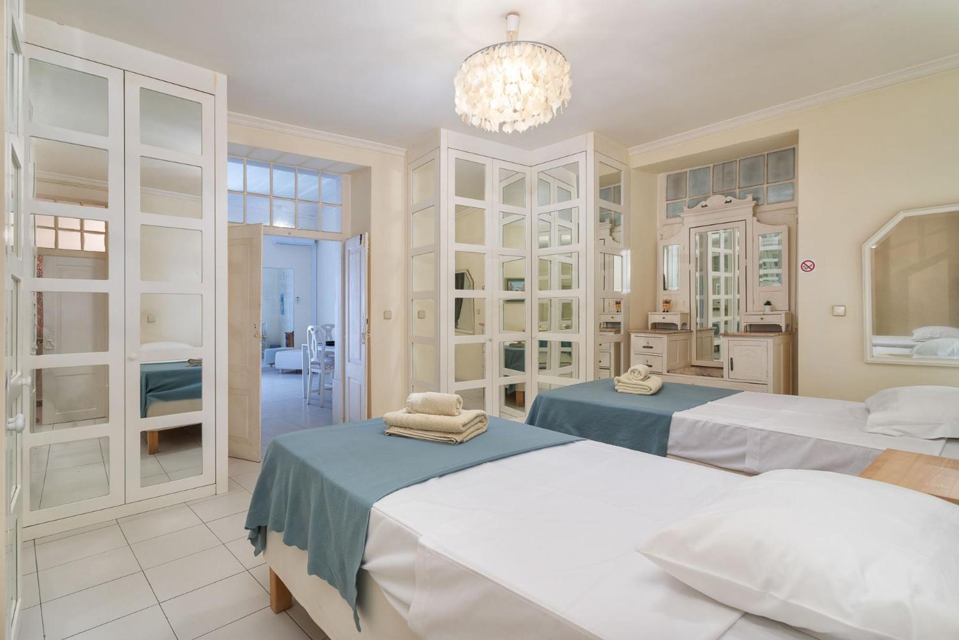 Blife Alicya Private Rooms 파로 외부 사진